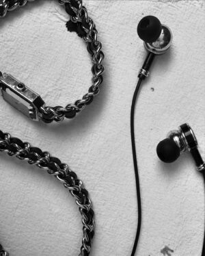 Laura Bailey Instagram - What time is love…?

The Premiere Sound #ChanelPremiere
 #Chanelwatches @chanelofficial 

 A watch, a necklace, an experience….
(September special…) ✨ 

What are you listening to…?

St Vincent, Lana Del Rey, Muna, Olivia Dean,
Leona Naess, Cat Power, GRIFF and Samantha Morton 
all on my summer playlist… ☀️🤍

In collaboration with CHANEL.

P.S. Thanks for the 5 min snaps Luc on our way out. 🤍