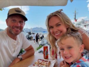 Laura Bell Bundy Instagram - Core memories. Huck’s first trip to #italy

 #gaeta #hucklife #familytime
