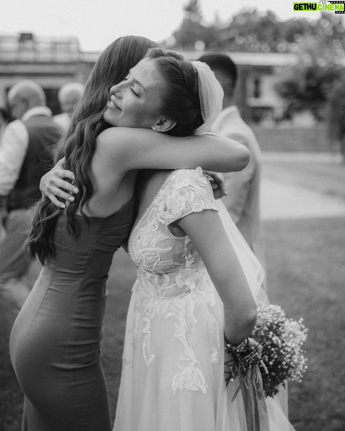 Laura Chrebetová - 42.4K Likes - RODINA ♾️
📷 @jankosaristan_photography 📷
#wedding#memories#love#tears#emptions#familyiseverything