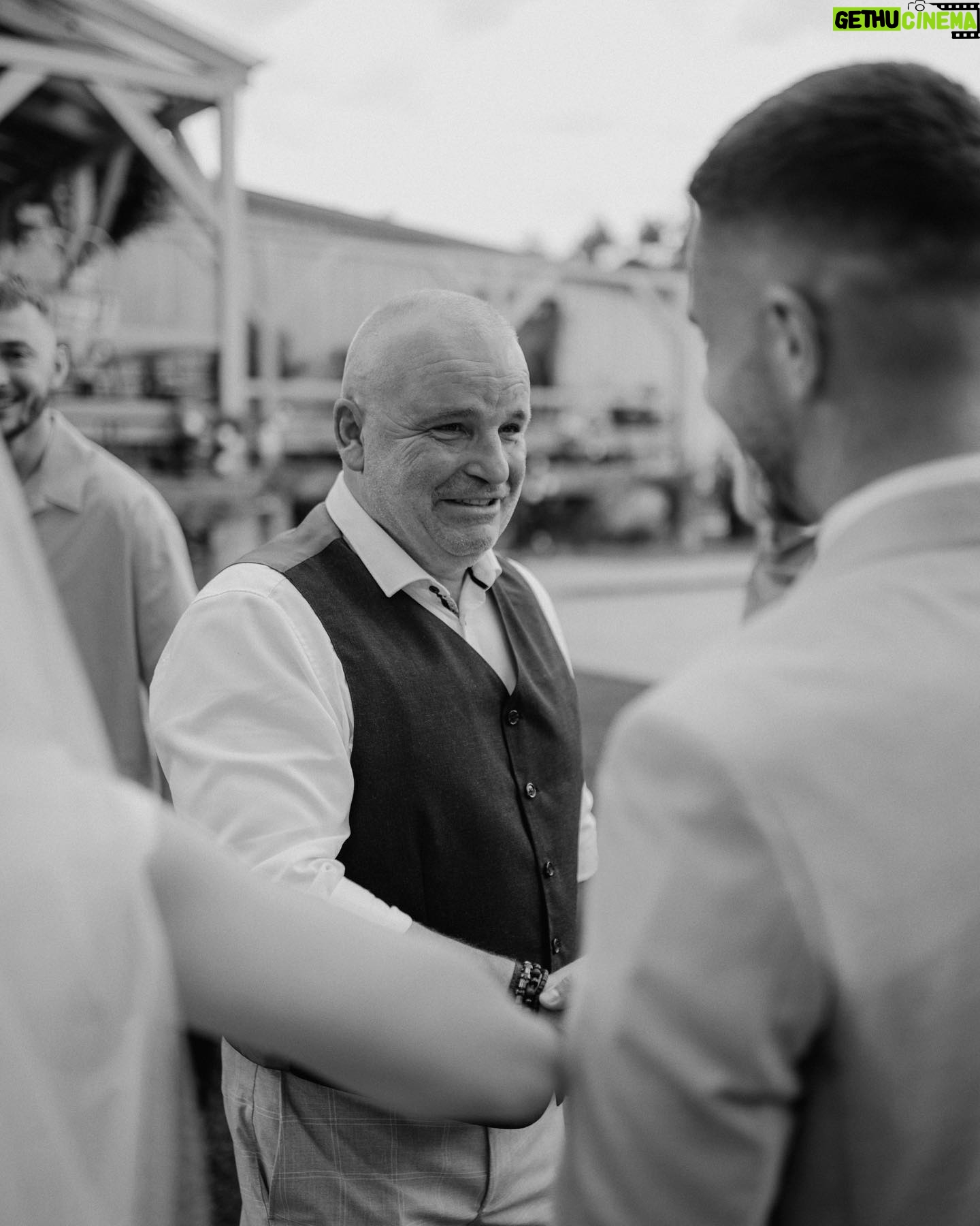 Laura Chrebetová - 42.4K Likes - RODINA ♾️
📷 @jankosaristan_photography 📷
#wedding#memories#love#tears#emptions#familyiseverything