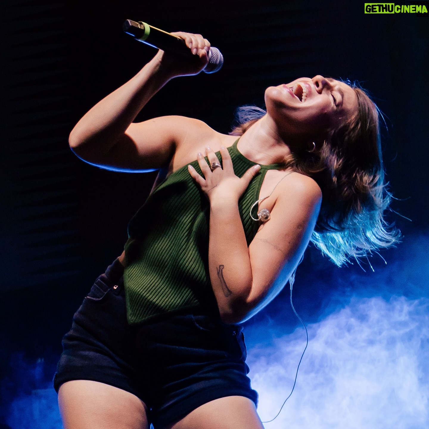 Laura Esquivel - 8.5K Likes - éstos shows en Italia 🇮🇹 junto a @teenagedreamparty están siendo increíbles 💗!!!!
mañana retomamos con la gira! lxs esperamos en las siguientes fechas:
ITALIA 🇮🇹
📍Mercoledì 31/7 Jesolo (VE) - Spiaggia del Faro
📍Giovedì 1/8 Lignano Sabbiadoro - Arena
📍Venerdì 2/8 Rimini - Beach Arena
📍Sabato 3/8 Bisceglie (BA) - DF Theatre
📍Lunedì 5/8 Gallipoli - Parco Gondar
📍Mercoledì 7/8 Reggio Calabria
📍Venerdi 9/8 Marina di Setacciato (CB) - Sabbie Mobili Festival
📍Sabato 10/8 Senigallia - Mamamia
📍Domenica 11/8 Cinquale (MS) - Arena della Versilia
ARGENTINA 🇦🇷 (para presentar mi álbum)
📍Jueves 19/9 Buenos Aires, Argentina - La Trastienda
📷 @heymartii