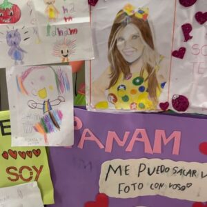 Laura Franco Instagram - VACACIONES DE INVIERNO CON MUCHA ALEGRÍA 🌈 A PURA PANAMMANIA 💞⚡️🎶

Gracias familias por acompañarnos!!! Me hace MUY feliz cantar, bailar y jugar con todos ustedes 🥰💋🎉

A SEGUIR DISFRUTANDO!! 

🎀 Pueden disfrutar de la música de Panam en las siguientes plataformas digitales: 
👉🏽 YouTube: Panam
👉🏽 Spotify: Panam y Circo
👉🏽 TikTok: Panamycirco

Cuchi cuchis 💋💋💋
