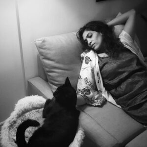 Laura Gómez Instagram - Childless cat lady (who votes) 🗳️ 
📷 @erikamorillo