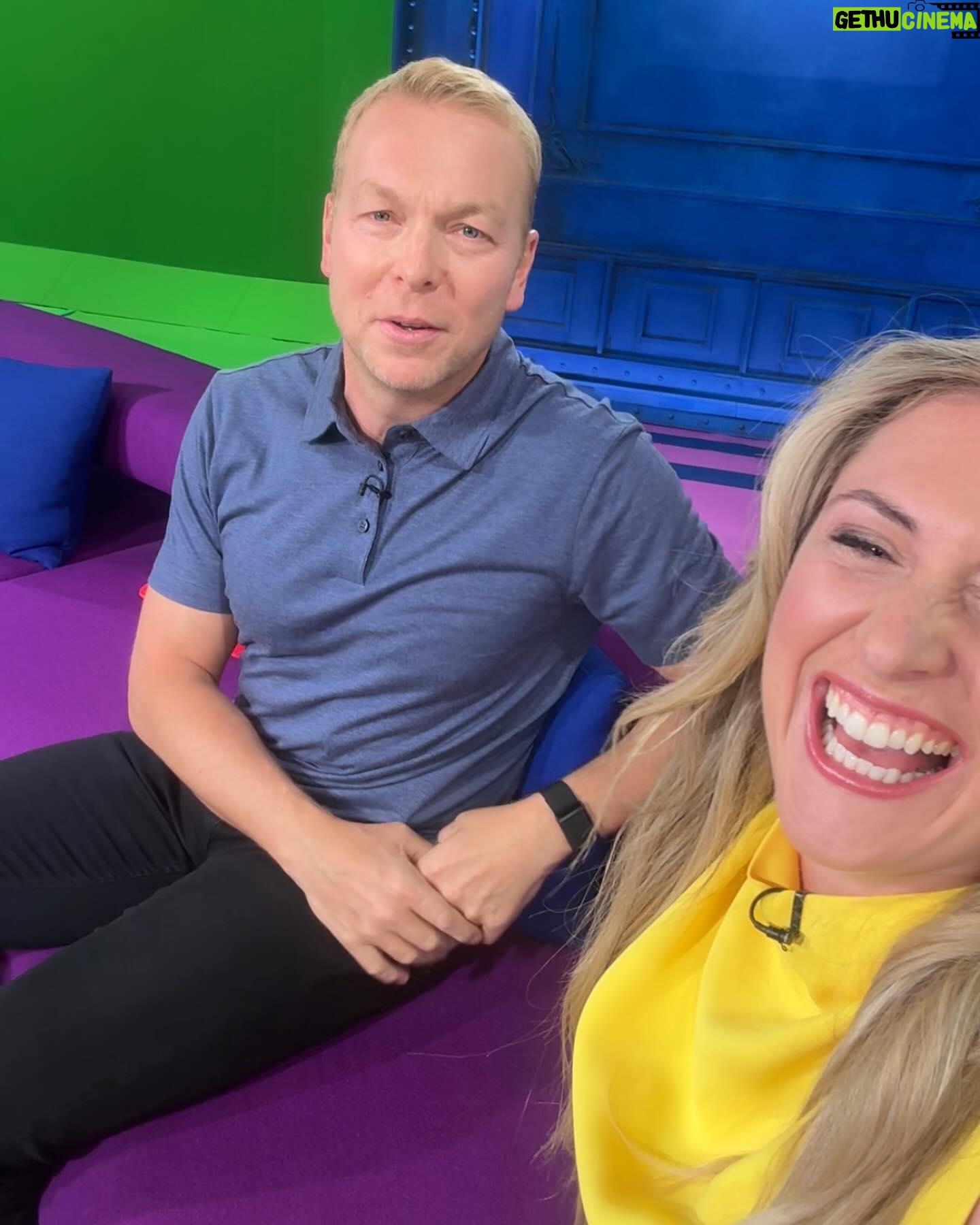 Laura Kenny - 8.8K Likes - Same dress, different lighting ☀️and finally together in the studio with @chrishoy1 😊 I think the smile says it all 💖 I shall be back on @bbcsport this evening for the highlights! See you tonight 🇬🇧
👗 @reiss
💄 @zkwham