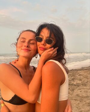 Laura Osma Instagram - Un poquito de la vida y que el amor está en todas partes 🩵✨