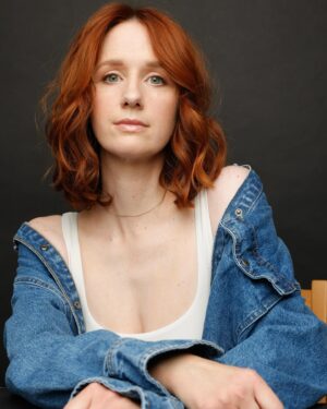 Laura Spencer Instagram - Thank you @huebnerheadshots for the warm welcome back 💛 HMU by @katehollinsheadmakeup and styling by @magenmattox