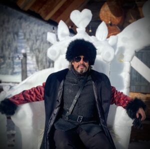 Laurence Llewelyn-Bowen Instagram - Happy Xristmas Planet Earth x