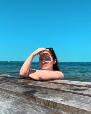 Laurène Arnoux Instagram - L’été commence à Biscaaaa 😜🤙🏻🏄🏻‍♀️