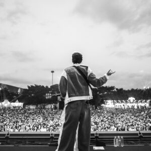 Lauv Instagram - SEOUL WAS SO LIT TONIGHT CAUSE I GOT TO HUG U AND WE GOT TO HAVE SOME DEEP-ASS MOMENTS AND, HONESTLY, I JUST WANNA SAY YOU GUYS LITERALLY SAVE ME FROM MYSELF LITERALLY EVERY SHOW SO FOR THAT I LOVE YOU 4EVRRRRR