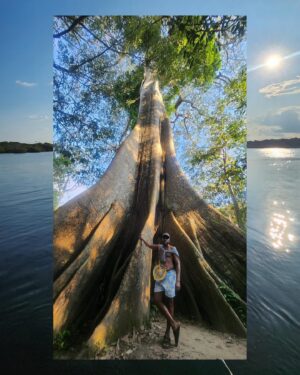 Lázaro Ramos Instagram - Queria começar a semana compartilhando com vocês imagens de uma viagem transformadora. Eu já li muito sobre o Rio Negro e Amazonas, mas há uma semana tive a oportunidade de ver muito de perto. Foram muitos aprendizados ligados ao respeito ao meio ambiente e a nossa própria cultura e foi muito importante fazer essa viagem com meus filhos. 

Muito obrigado a todos que fizeram essa viagem tão profunda ser possível. Logo logo vou compartilhar um vídeo falando um pouco mais pra vocês sobre esses aprendizados. Por enquanto, fiquem com esses momentos e que vocês tenham uma semana plena e repleta de aprendizados e beleza. ❤️

📸: @daniel_g_govino