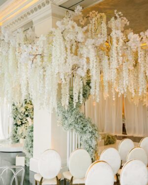 LeToya Luckett Instagram - ✨ANSWERED PRAYER✨

Decor || @floraeventi 
Cake || @whomadethecakehouston 
Ballerina || Kamryn (en pointe studios)
Venue || @letesserae 
Wedding planner || @harperevents 
Video || @sterlingpics 
Photographer || @haileygolich 

#Just2BColes2U
Grateful ✨
@taleo47