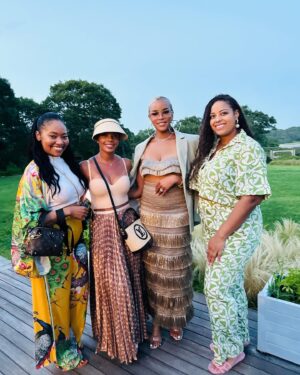 LeToya Luckett Instagram - ✨The Vinyard✨

A few of my favorite pics from Martha’s Vineyard! I got to spend some time much needed time with some of my favorite people. This was by far one of the best family trips to date! 
Highlights :

•The Coles 1st family trip 😆
•Celebrated the premiere of “THE MEMO” produced by my sis @valeisha (so proud 🙏🏾)
•My girl @exquisitemo hosted a fun and uplifting @balmain brunch (We had a time!! 💃🏽)
•The kids had a blast!