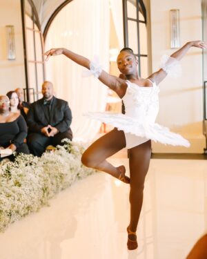 LeToya Luckett Instagram - ✨ANSWERED PRAYER✨

Decor || @floraeventi 
Cake || @whomadethecakehouston 
Ballerina || Kamryn (en pointe studios)
Venue || @letesserae 
Wedding planner || @harperevents 
Video || @sterlingpics 
Photographer || @haileygolich 

#Just2BColes2U
Grateful ✨
@taleo47