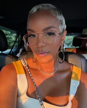 LeToya Luckett Instagram - ✨The Vinyard✨

A few of my favorite pics from Martha’s Vineyard! I got to spend some time much needed time with some of my favorite people. This was by far one of the best family trips to date! 
Highlights :

•The Coles 1st family trip 😆
•Celebrated the premiere of “THE MEMO” produced by my sis @valeisha (so proud 🙏🏾)
•My girl @exquisitemo hosted a fun and uplifting @balmain brunch (We had a time!! 💃🏽)
•The kids had a blast!