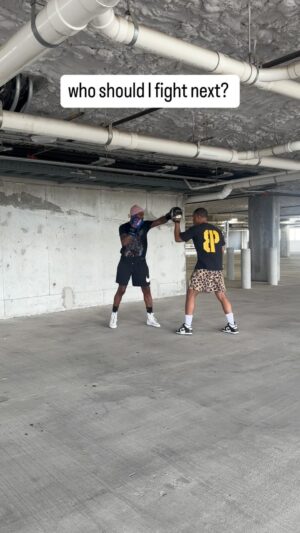 Le'Veon Bell Instagram - after I win the @misfitsboxing tournament, who should I fight next?