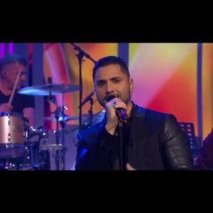 Leandro Instagram - Para quem não viu , deixo aqui a minha actuação ao vivo no meu querido @herman.jose.oficial @rtppt @valentimdecarvalhopt . Nova música (Queria Esquecer-me de Ti) .Disponivel em todas as plataformas digitais