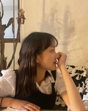 Lee Chae-Yun Instagram - 반짝이는 하루,,,✨