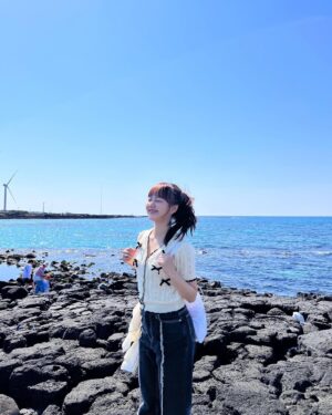 Lee Chae-Yun Instagram - 제주 바다 🌊☀️