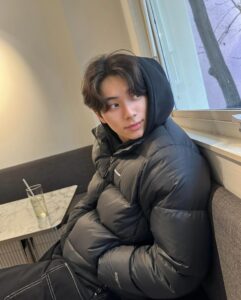 Actor Lee Chae-min HD Instagram Photos and Wallpapers June 2024