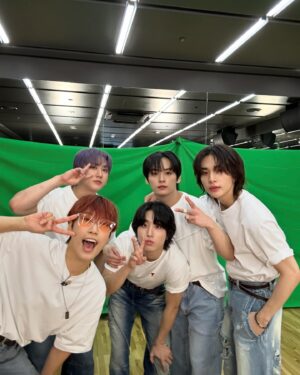 Lee Eun-jae Instagram - 7년 만에 MMTG SHOW에서 만난 스트레이 키즈 후! 담엔 완전체로 또 보자궁🥴 
#MMTGSHOW #StrayKids #ChkChkBoom
