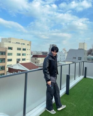 Lee Gi-taek Instagram - ☁️💨💨