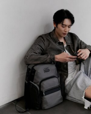 Lee Gi-taek Instagram - 언제 어디서든 요즘 나의 일상은 투미와 함께 ✈️

#ad #TUMIBRAVO #TUMIKR
