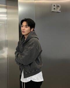 Actor Lee Gi-taek HD Instagram Photos and Wallpapers February 2024