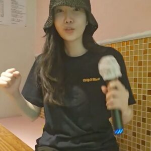 Lee Hae-ri Instagram - 아 정말 너무 덥다
코인 락페 올 사람??

천년의❤️
My Way
구래서 구대눈