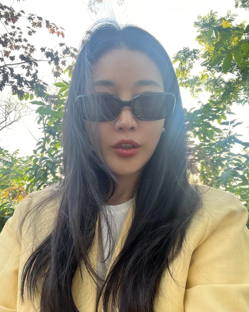 Actress Lee Hae-ri HD Instagram Photos and Wallpapers June 2024 | Gethu ...