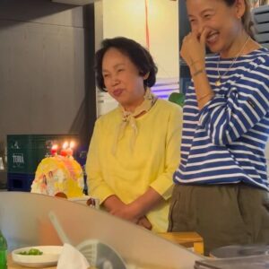 Lee Hyo-ri Instagram - 엄마와함께한 종방연^^ 애정으로  함께 만들고 애정으로 시청해주신 모든분들께 진심으로 감사드립니다🌸 여러 방법으로 같이공감해주고 자신들의 이야기도 꺼내 들려주셔서 너무 좋았습니다. 우리 모두가 조금더 편안해졌길 바랍니다. 함께할께요❤️