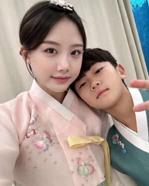 Lee Jae-si Instagram - 즐겁고 행복한 한가위 보내세요🫶