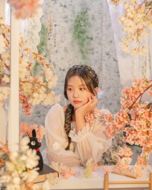 Lee Jae-si Instagram - 🌸✨