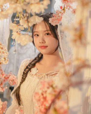 Lee Jae-si Instagram - 🌸✨