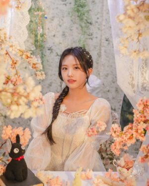 Lee Jae-si Instagram - 🌸✨