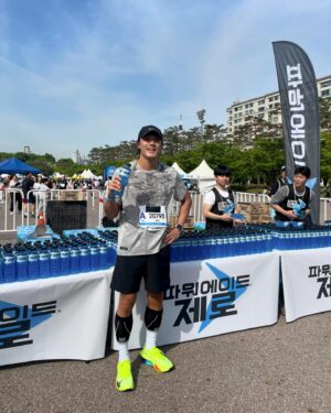 Lee Jae-yoon Instagram - #광고
2024 피지컬 100 팀과 함께
서울 하프 마라톤에 참가해서, 
10km 완주 성공!

그리고 점프 대결👍 

#서울하프마라톤 완주 후 만난, 
시원한 #파워에이드 마시고 갈증 해소!
#광고 #파워에이드 #파워에이드제로 #나만의순간멈추지않는파워
#2024서울하프마라톤 #POWERADE #러닝
@coke.deal