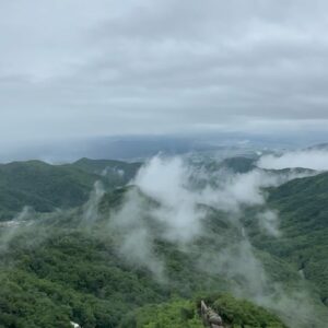 Lee Jae-yoon Instagram - 천천히 오르는게,
예전 보다 좋아진 산⛰️
아버님과 매칭 옷 입고
정상 오르다.

#family
#hiking
#trailwalk

#갓바위