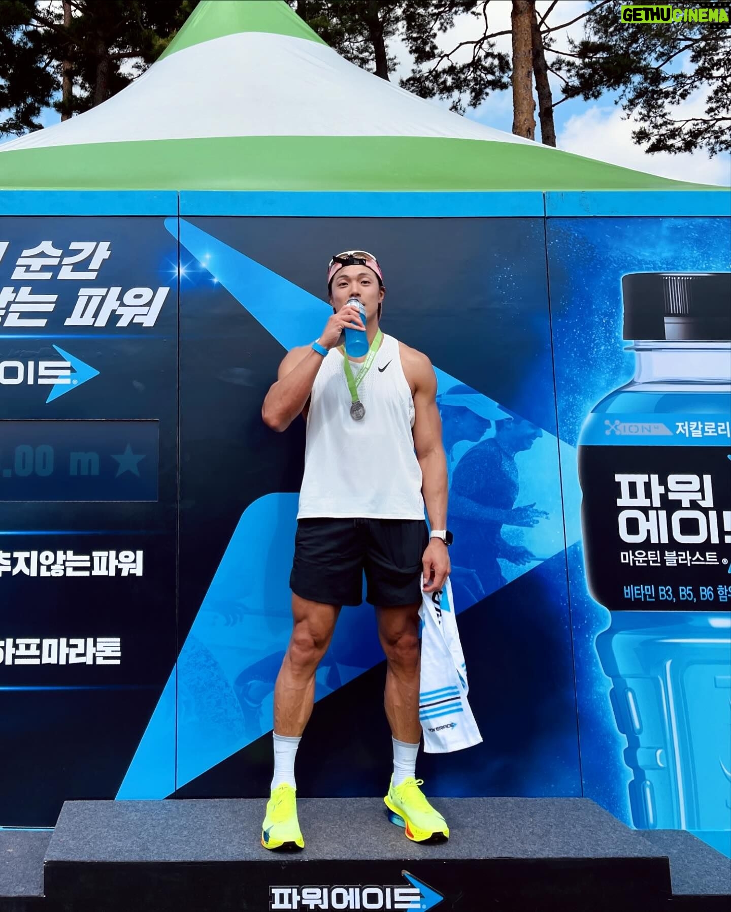 Lee Jae-yoon - 23.4K Likes - #광고
피지컬 100 팀과
2024 서울신문 하프마라톤에 참가!
지난 대회 이후 3주간 준비하고
기록 단축을 목표로 뛰었고, 10km 완주 성공!
Better me, than Yesterday!
#서울신문하프마라톤 #파워에이드 마시고 수분 보충 제대로 했습니다!
#파워에이드 #파워에이드제로 #나만의순간멈추지않는파워 #2024서울신문하프마라톤 #POWERADE #러닝 @coke.deal