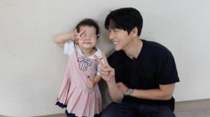 Lee Ji-hye Instagram - 우리 둘째딸 엘리
기우쌤 만나서 변신하구 와쪄요😍

요즘 귀요움 물오른 아기

심장폭행당하러 놀러오세용
오늘 저녁 6시15분

#밉지않은관종언니 

기우쌤 잘생기셨더라구요 ㅋㅋ