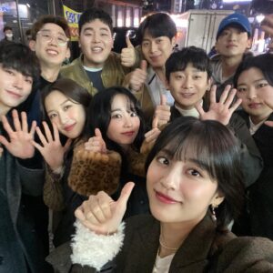 Lee Joo-Ahn Instagram - 2년뒤도 새봄즈는 영원하다
성인판 새봄즈 오늘밤 10시 30분

#tvndrama #truebeauty #여신강림