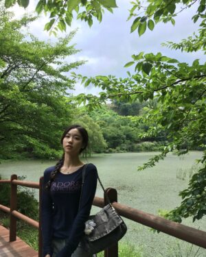 Lee Re Instagram - -
해가 쨍긋 ✴︎
바람 살랑살라앙 𓂃