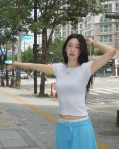 Actress Lee Seo-bin HD Instagram Photos and Wallpapers August 2024