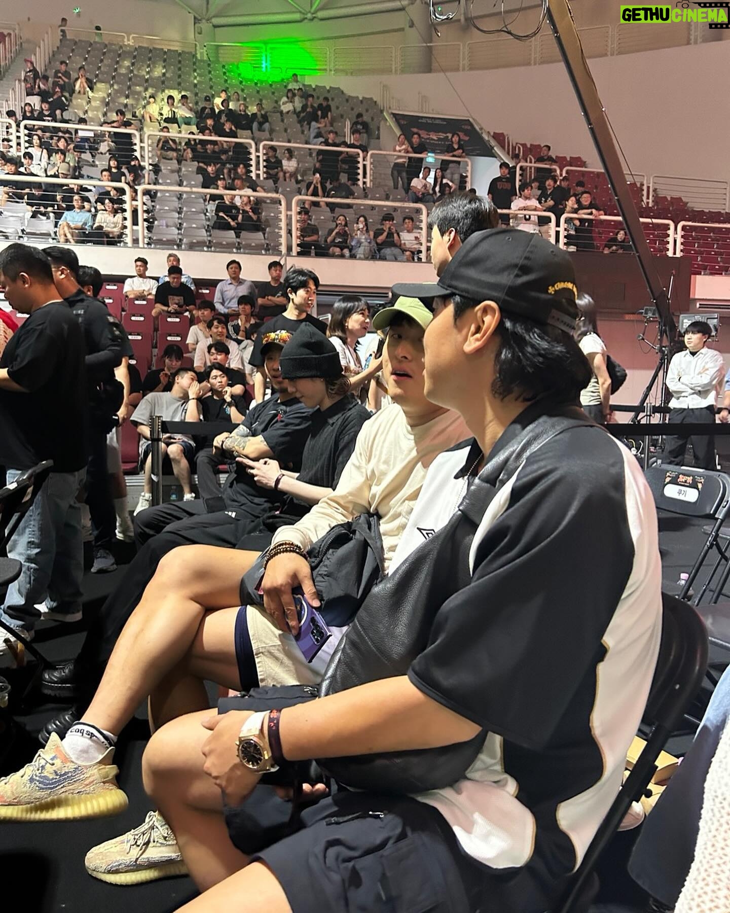 Lee Si-eon - 15.4K Likes - 심장터질뻔한 좀비로얄
또해주세욤 계속계속 최고의 단체로 성장해쥬세뇨 정관정님
#이시언 #기안84 #한혜진
실시간 관람
#좀비로얄
#정좀비
#정찬성화이트