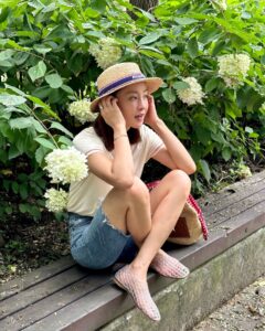 Actress Lee Si-young HD Instagram Photos and Wallpapers August 2024