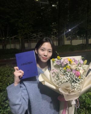 Lee So-e Instagram - #소방서옆경찰서 현서