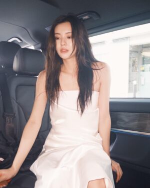 Lee Sun-bin Instagram - ☾ ✍︎︎ ♥︎