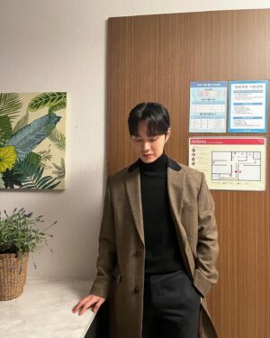 Lee Tae-ri Instagram - 오늘밤도 #이연애는불가항력 과 함께 즐거운 추석 연휴 보내세요🫶🏻