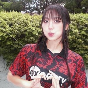 Lee Young-ji Instagram - 얘들아 다 모여봐 무슨트랙이 젤맘에들엇어? ㅋㅋ