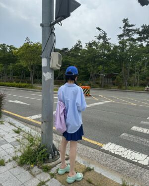 Lee Yu-bi Instagram - 🩵
1.산낙지탈출 
2.산책
3.운동
4.롯데왈드
5.쇼핑
6.눈누난나