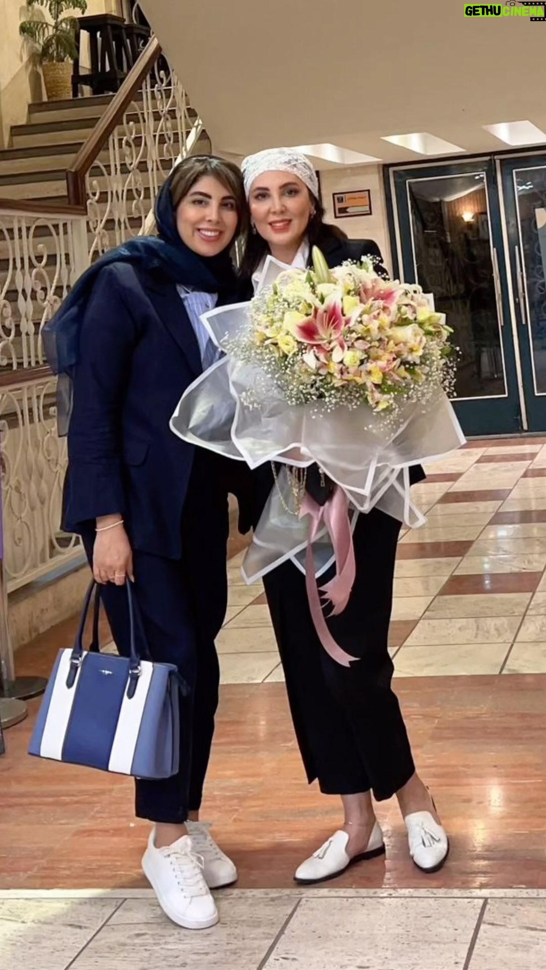 Leila Bolukat - 43.7K Likes - خواهر عزیزم میلادت مبارک با تمام سختیها و مشکلات کنار اومدی، ایستادی و صبوری کردی ، خدا حافظ و پشتیبانت باشه تا همیشه ، خنده و خوشی یار همیشگیت باشه …..تولدت مبارک ❤️❤️❤️❤️
#لیلا_بلوکات #نوشا_بلوکات #خواهر_یعنی_وفادارترین😍_آرامبخشترین#رفیق_جان