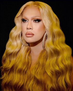 Lemon Instagram - beauty secret?? thank u mom and dad for the amazing DNA 💛✨

📸 @colingaudet45 
💄 @viktorpeters 
💇🏼‍♀️ @hairbymarcandre